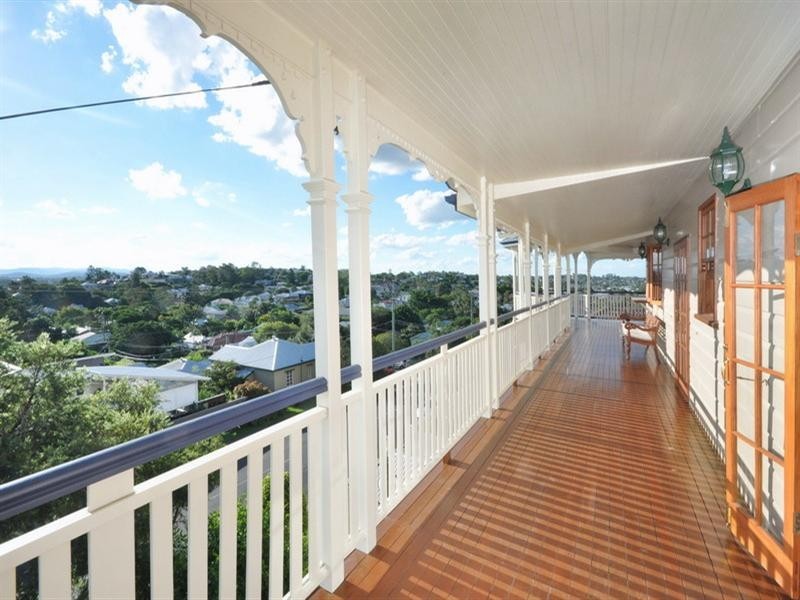 9 Colston Road, Grange QLD 4051
