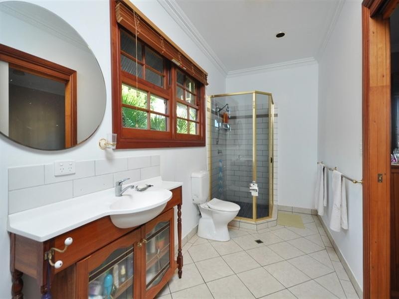 9 Colston Road, Grange QLD 4051