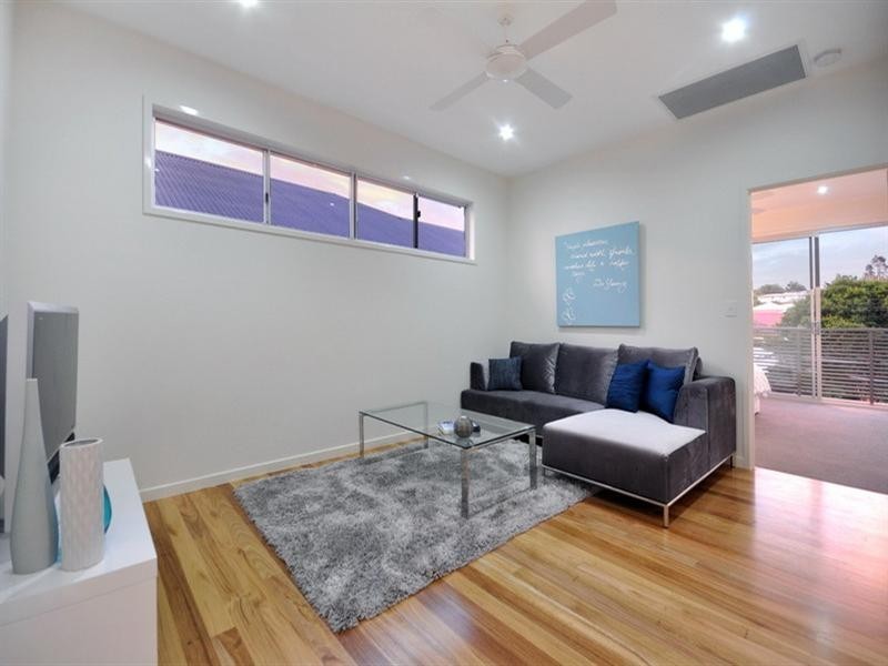 27 Deramore Street, Wavell Heights QLD 4012