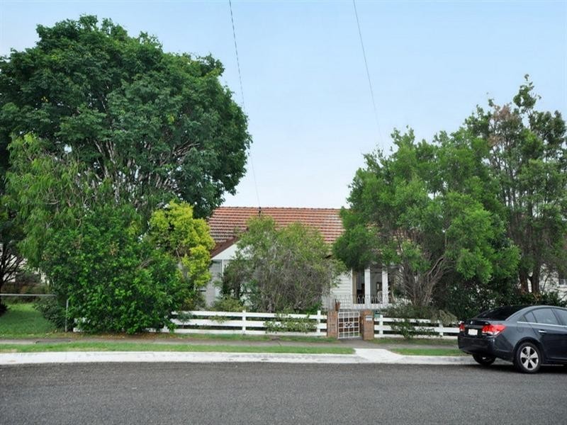 15 Gamelin Crescent, Stafford QLD 4053