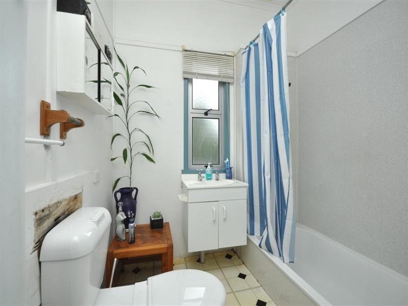 24 Castling Street, Stafford QLD 4053