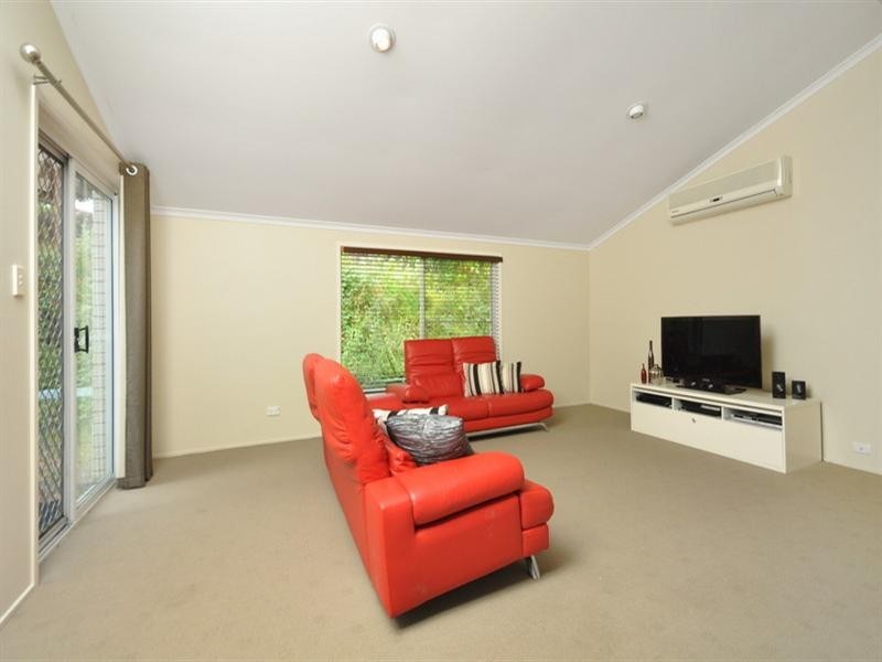 25 Karloff Drive, Stafford Heights QLD 4053