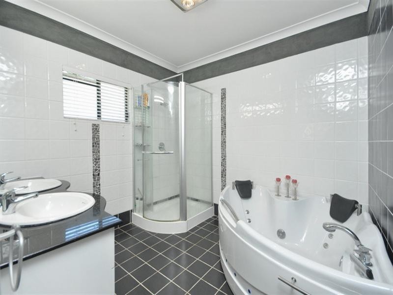 40 Blenheim Street, Chermside West QLD 4032