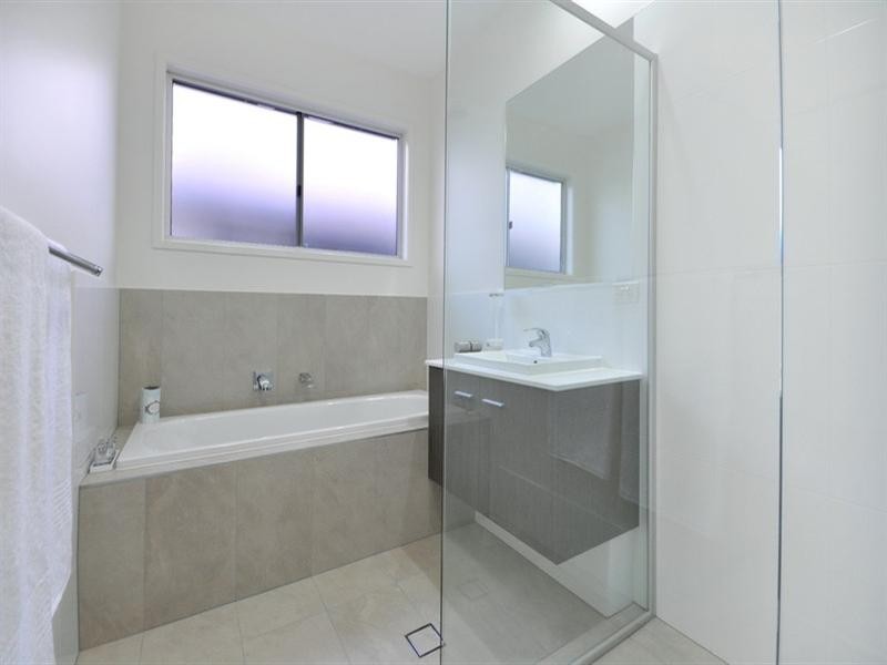 27a Deramore Street, Wavell Heights QLD 4012