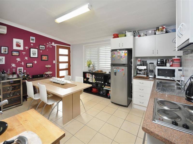 1/211 Webster Road, Stafford QLD 4053