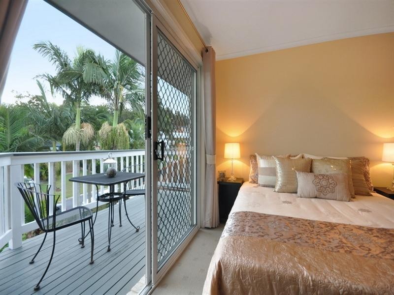 25 Karloff Drive, Stafford Heights QLD 4053