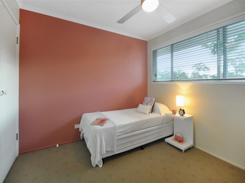 25 Karloff Drive, Stafford Heights QLD 4053