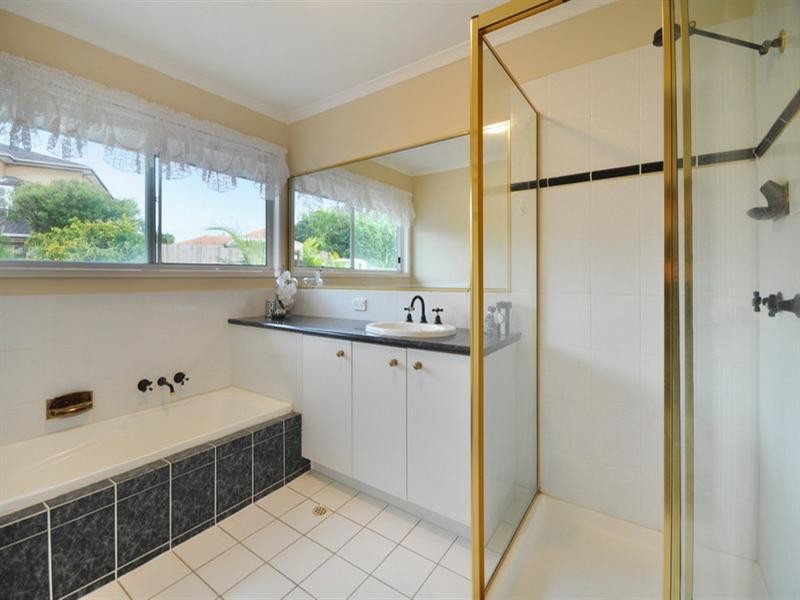 25 Karloff Drive, Stafford Heights QLD 4053