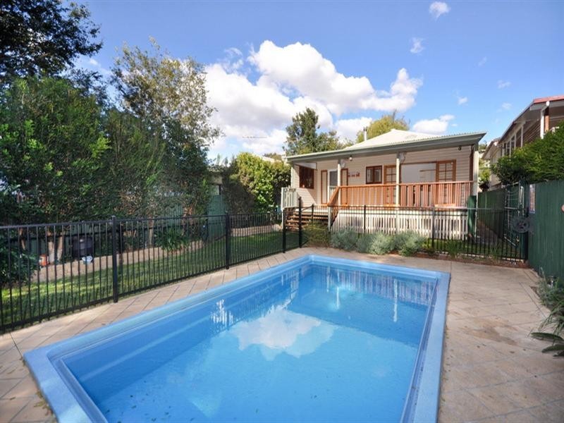 166 Royal Parade, Alderley QLD 4051