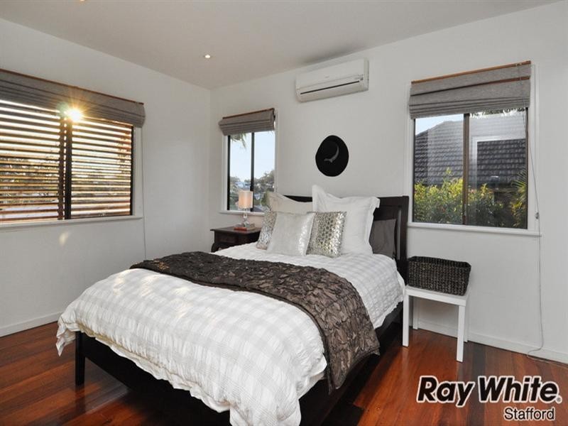 17 Chisholm Street, Stafford Heights QLD 4053