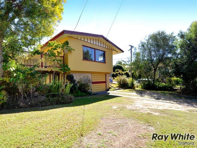 10 Cranbourne Street, Chermside West QLD 4032