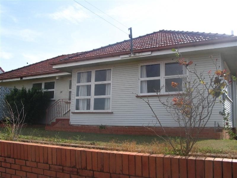 24 Pangeza Street, Stafford Heights QLD 4053