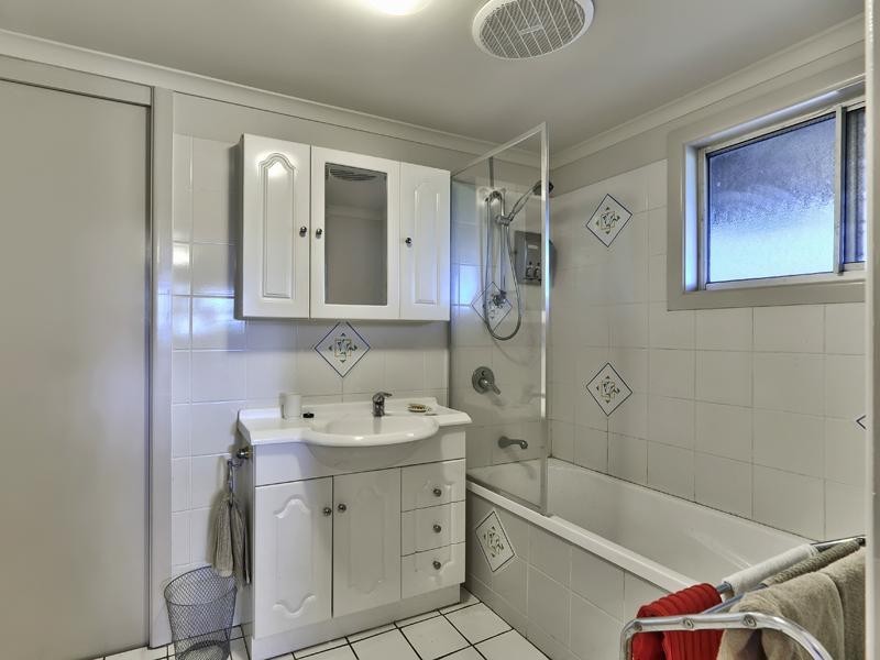 2 Huet Street, Wavell Heights QLD 4012