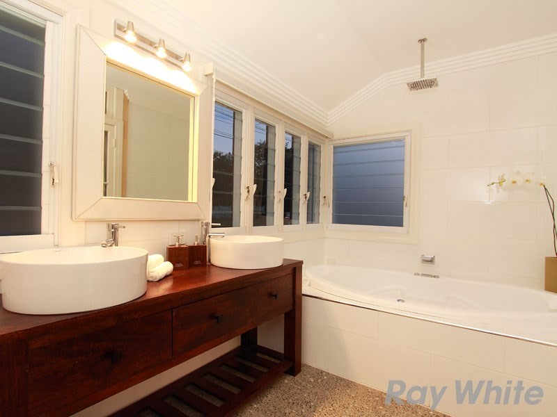 68 Jackson Street, Clayfield QLD 4011