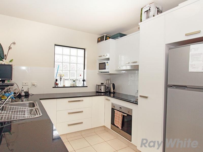 2/19 Grasspan Street, Zillmere QLD 4034