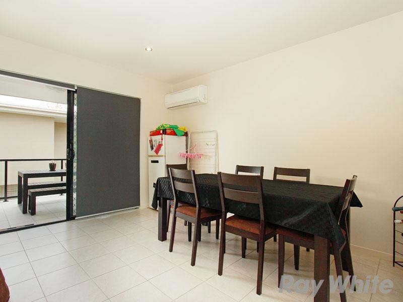 2/19 Grasspan Street, Zillmere QLD 4034