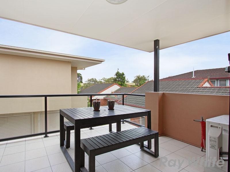 2/19 Grasspan Street, Zillmere QLD 4034