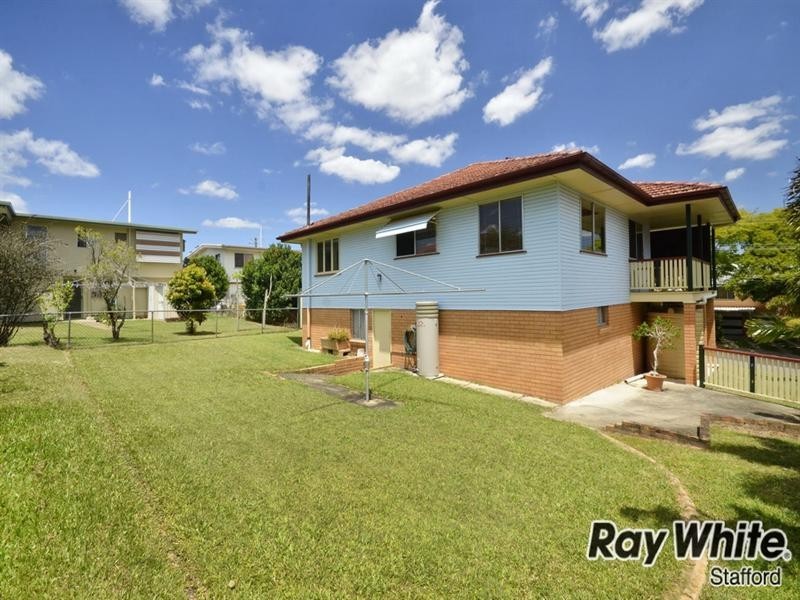 110 Niven Street, Stafford Heights QLD 4053