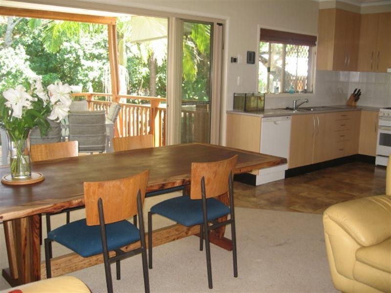 104 Murton Avenue, Holland Park QLD 4121