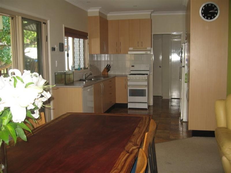 104 Murton Avenue, Holland Park QLD 4121