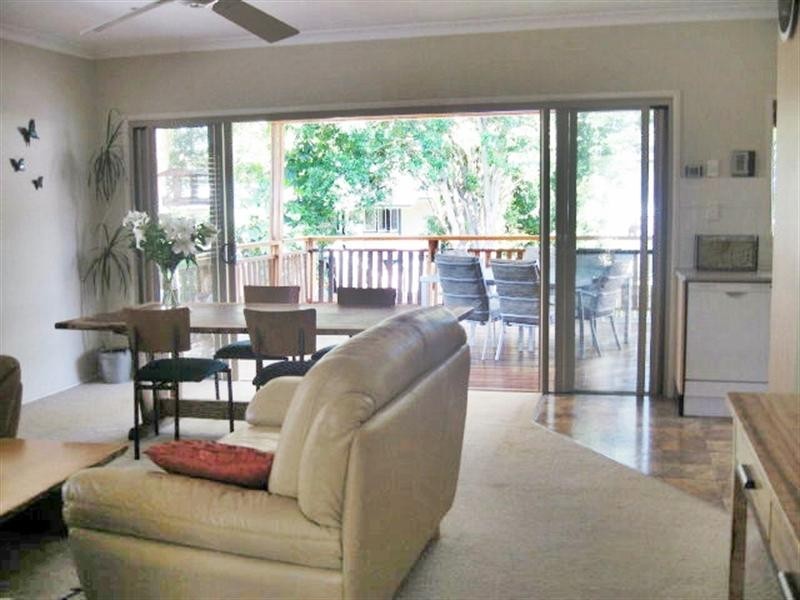 104 Murton Avenue, Holland Park QLD 4121