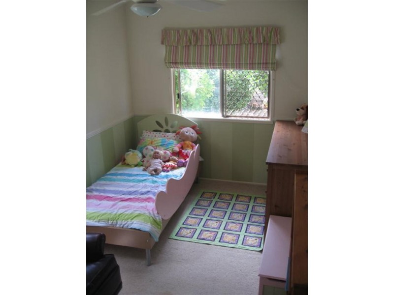 104 Murton Avenue, Holland Park QLD 4121