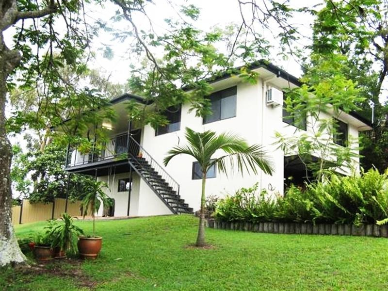 9 Halton Street, Stafford Heights QLD 4053