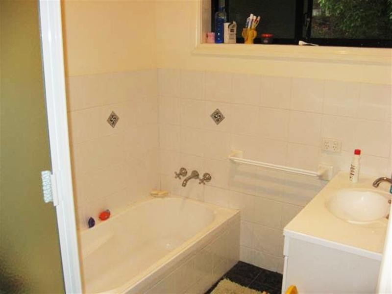 9 Halton Street, Stafford Heights QLD 4053