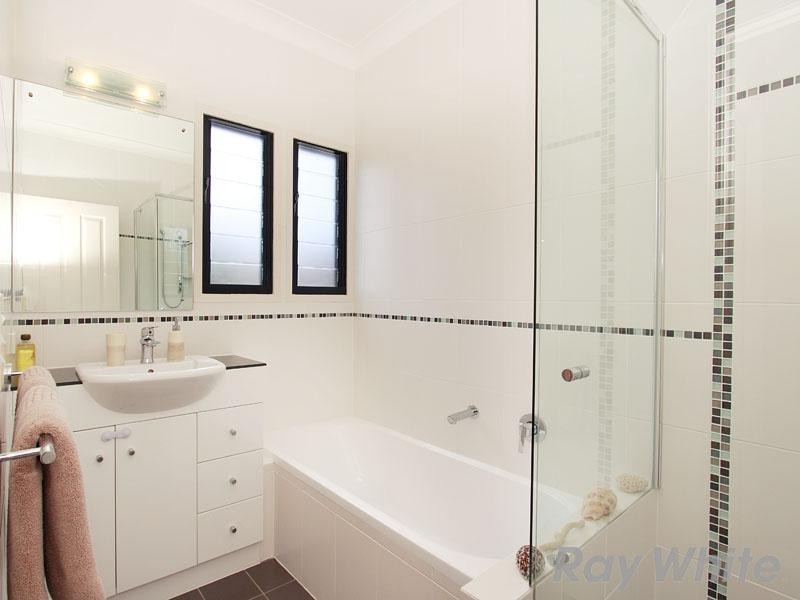 17 Lambert Street, Gordon Park QLD 4031