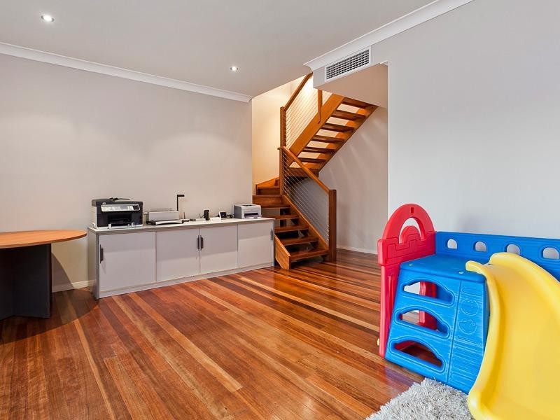 17 Lambert Street, Gordon Park QLD 4031