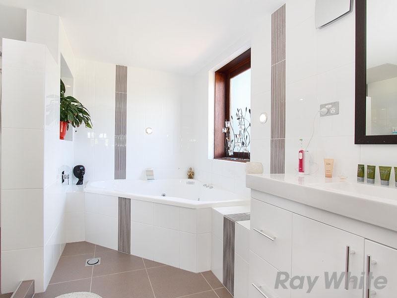 31 Marban Street, Chermside West QLD 4032