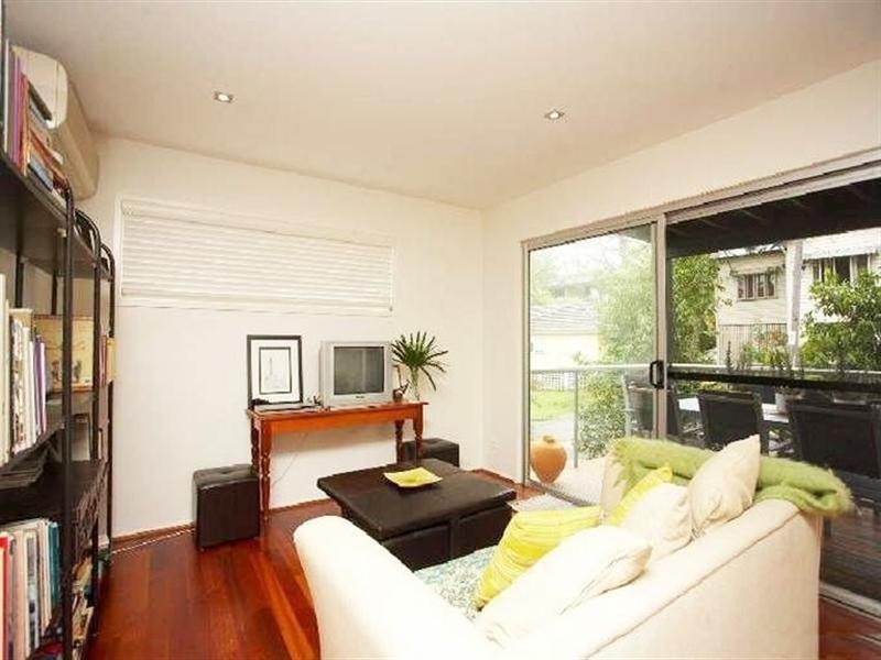 3/10 Burton Street, Indooroopilly QLD 4068