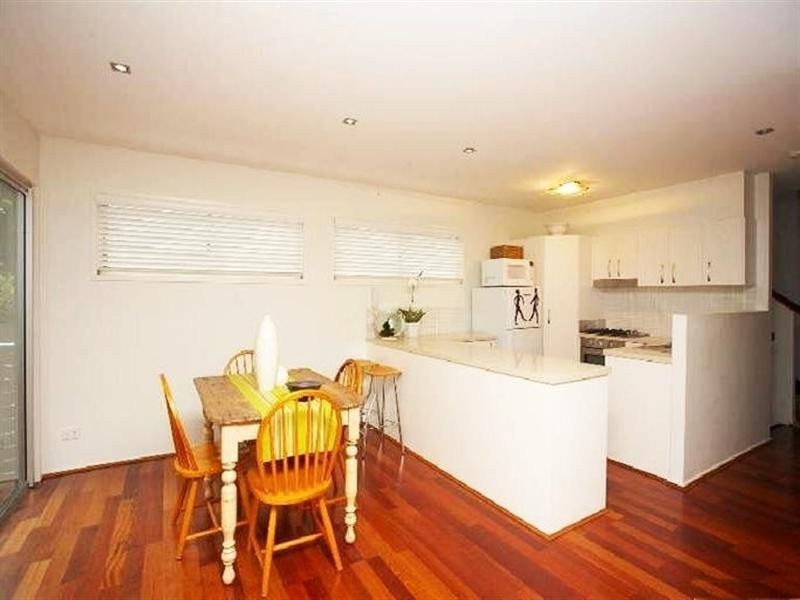 3/10 Burton Street, Indooroopilly QLD 4068