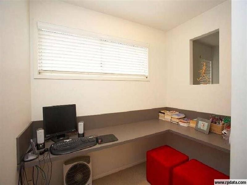 3/10 Burton Street, Indooroopilly QLD 4068