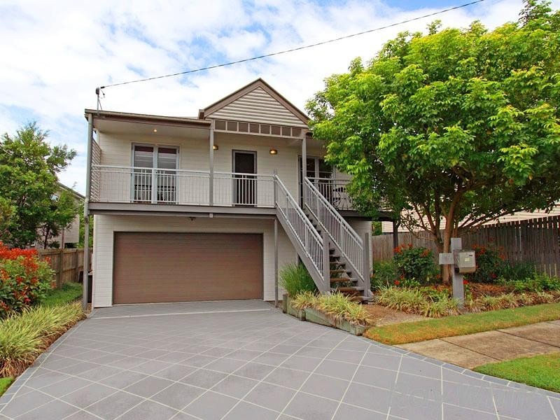 17 Broula Street, Stafford Heights QLD 4053