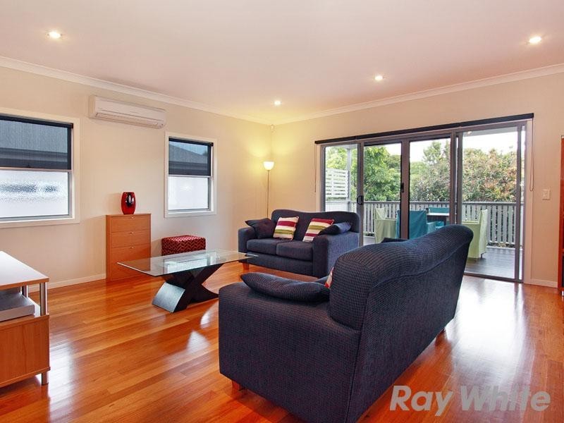 17 Broula Street, Stafford Heights QLD 4053