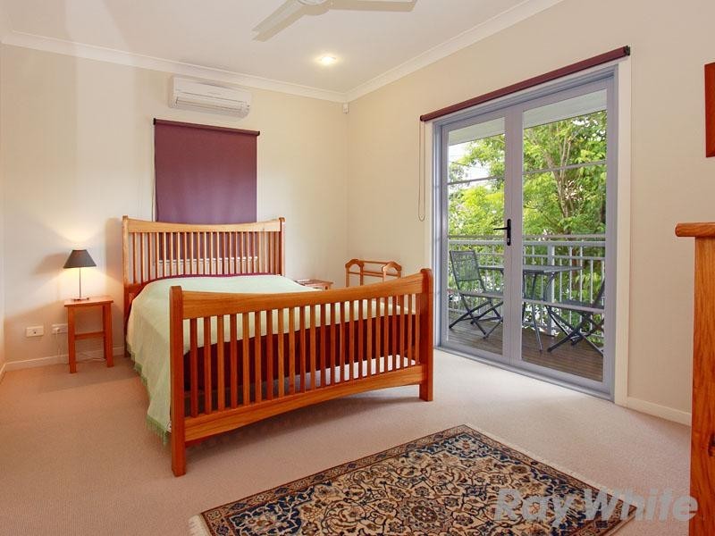 17 Broula Street, Stafford Heights QLD 4053