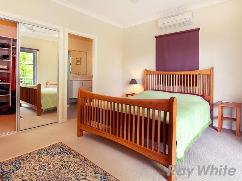 17 Broula Street, Stafford Heights QLD 4053