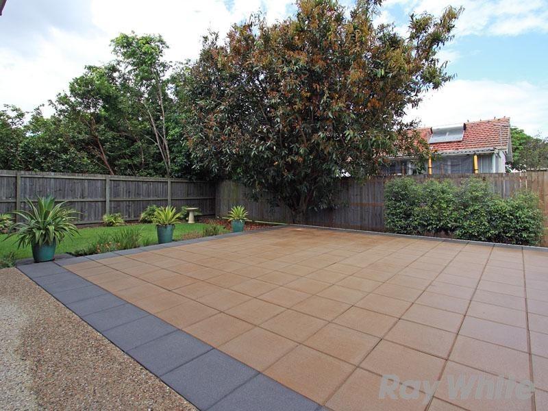 17 Broula Street, Stafford Heights QLD 4053