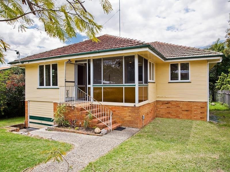 19 Chingford Street, Chermside West QLD 4032