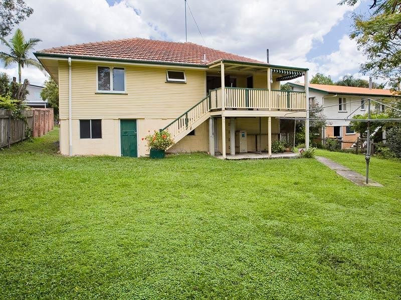 19 Chingford Street, Chermside West QLD 4032