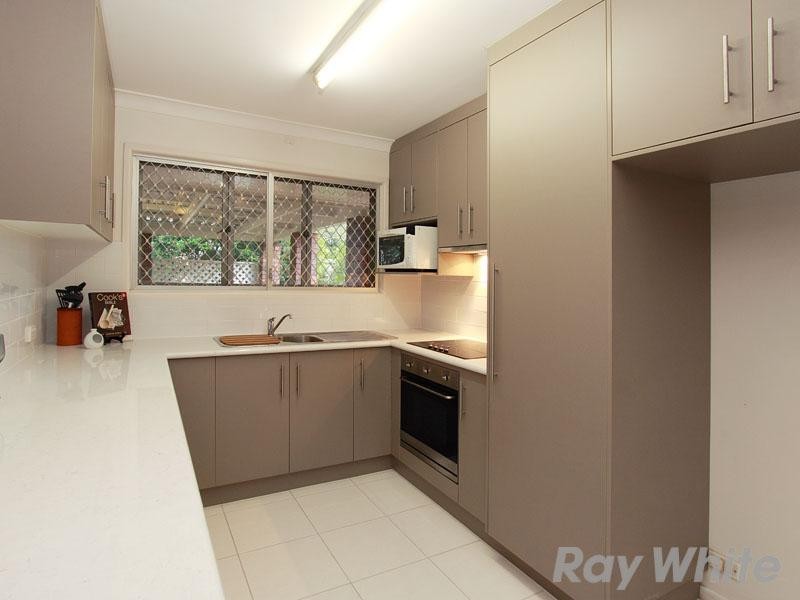 6 Traves Street, Chermside West QLD 4032