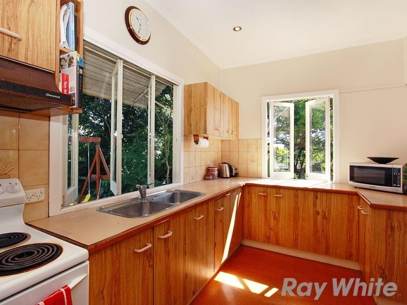 14 Mumbil Street, Stafford Heights QLD 4053