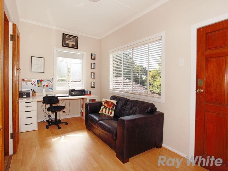 14 Mumbil Street, Stafford Heights QLD 4053