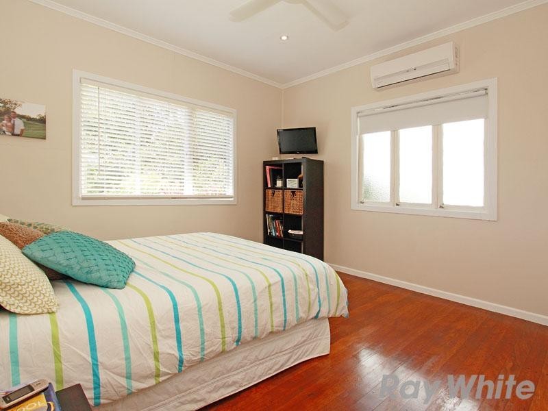 14 Mumbil Street, Stafford Heights QLD 4053