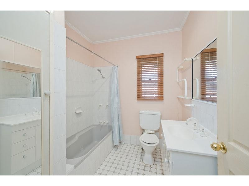 30 Lamont Road, Wilston QLD 4051