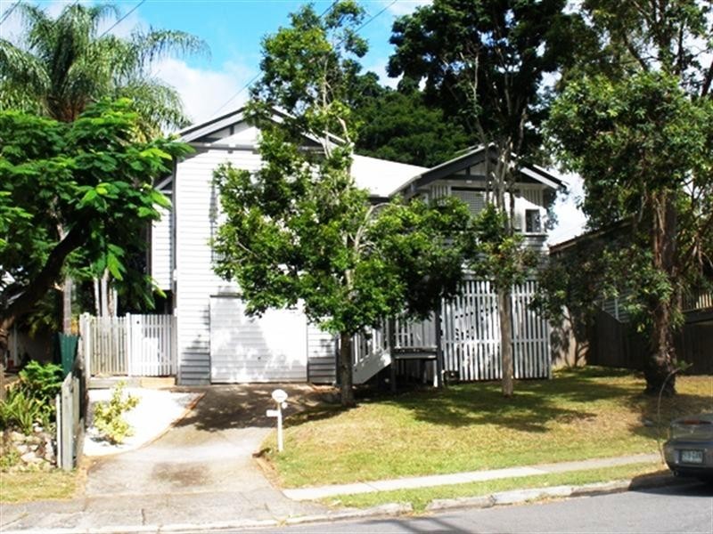 12 Grays Road, Gaythorne QLD 4051