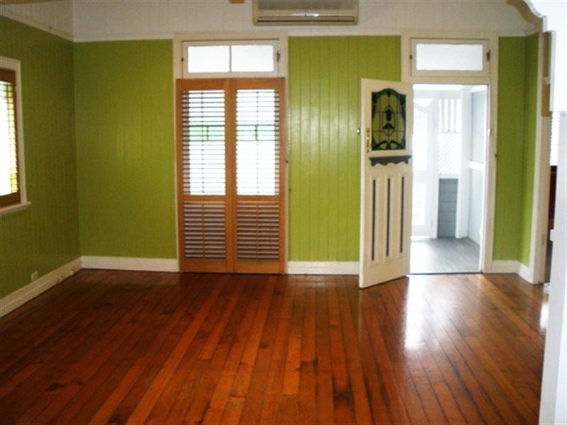 12 Grays Road, Gaythorne QLD 4051