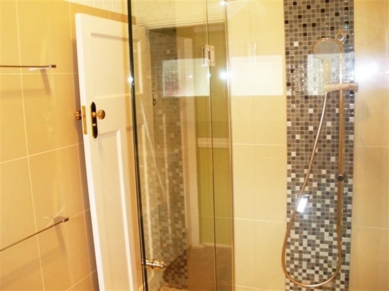 12 Grays Road, Gaythorne QLD 4051