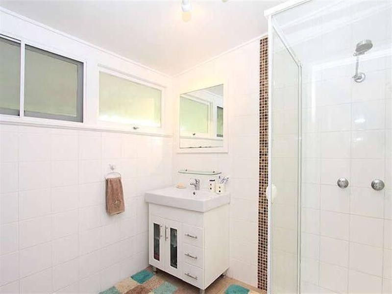 33 Kinnerton Street, Chermside West QLD 4032